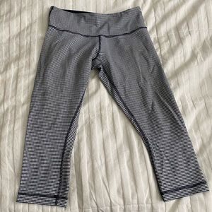 Lululemon Wunder Under Crops.